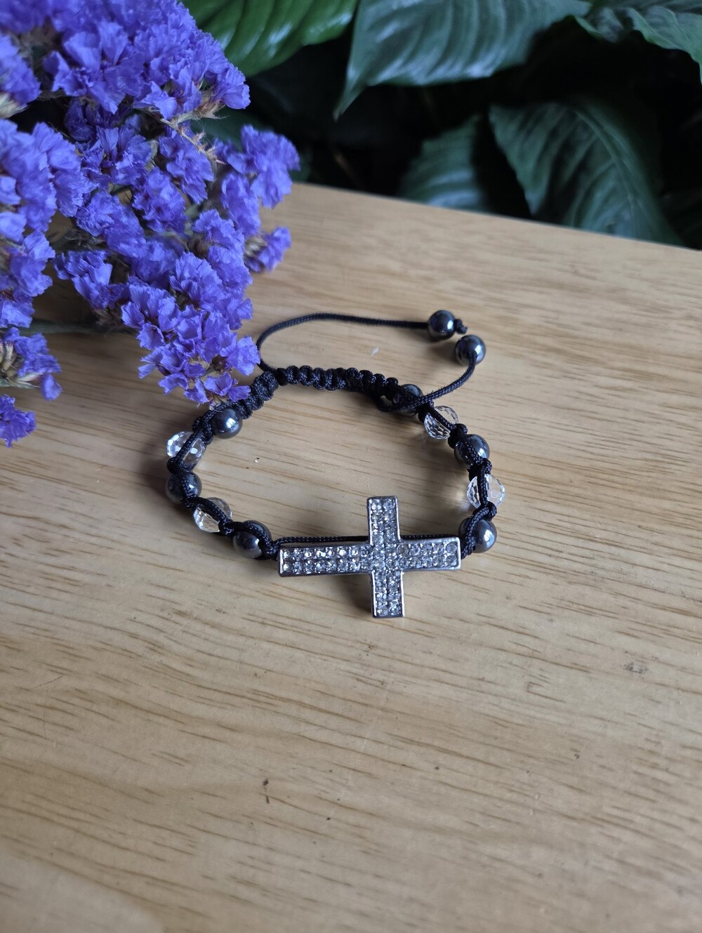 Macrame Adjustable Rhinestone Cross Bracelet. Bk/wh